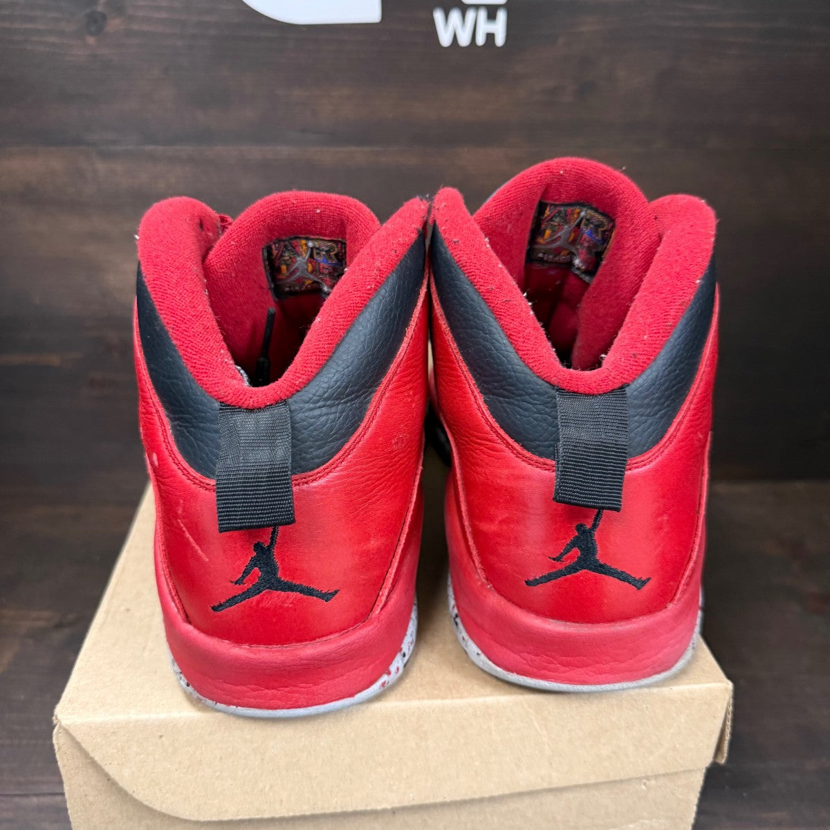 Jordan 10 Retro Bulls Over Broadway Size 11 (Pre-Owned) - Image 4