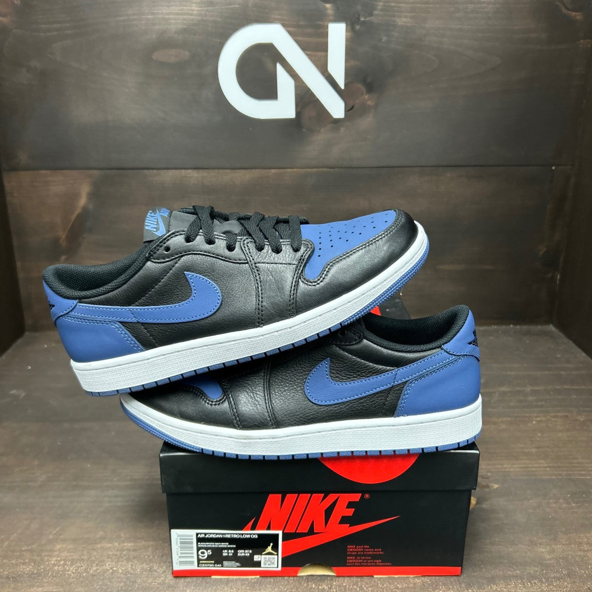 Jordan 1 Retro Low OG Mystic Navy - Image 1