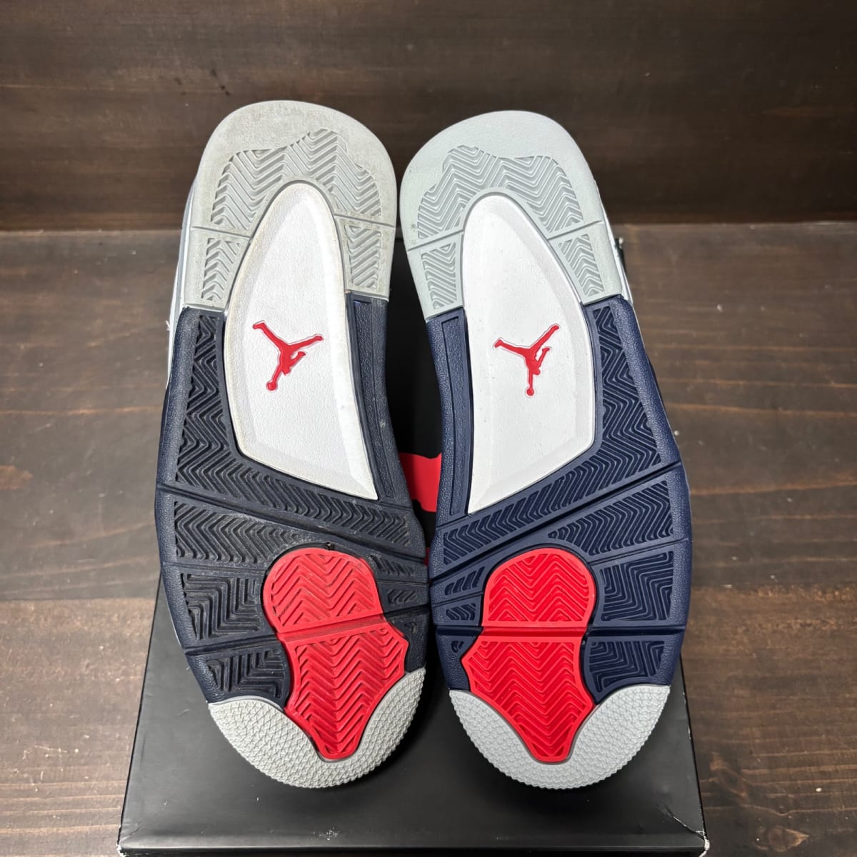 Jordan 4 Retro Midnight Navy (GS) Size 6.5Y (Pre-Owned) - box