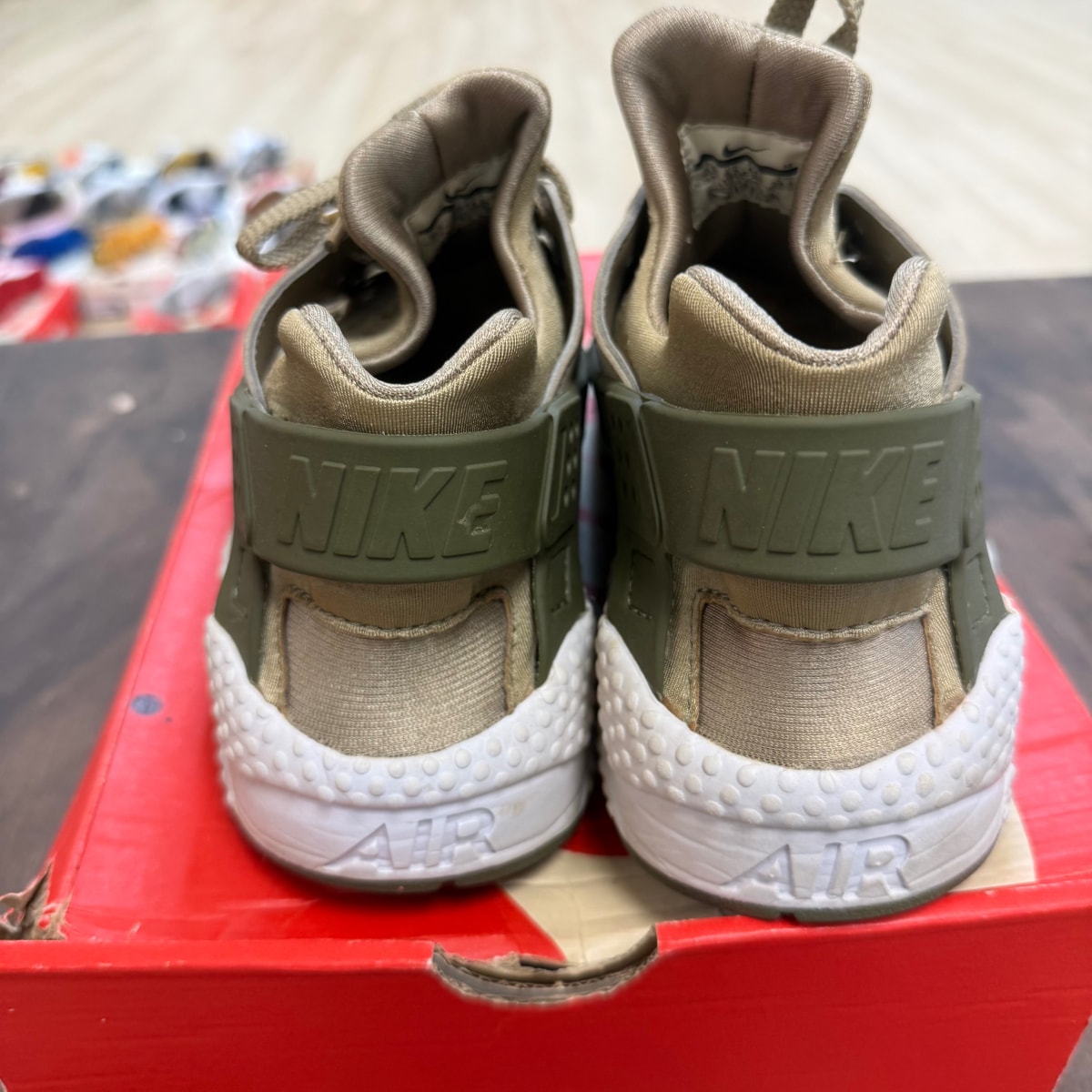 Khaki Nike Air Trainer Huarache Size 10.5 (Pre-Owned) - Image 5