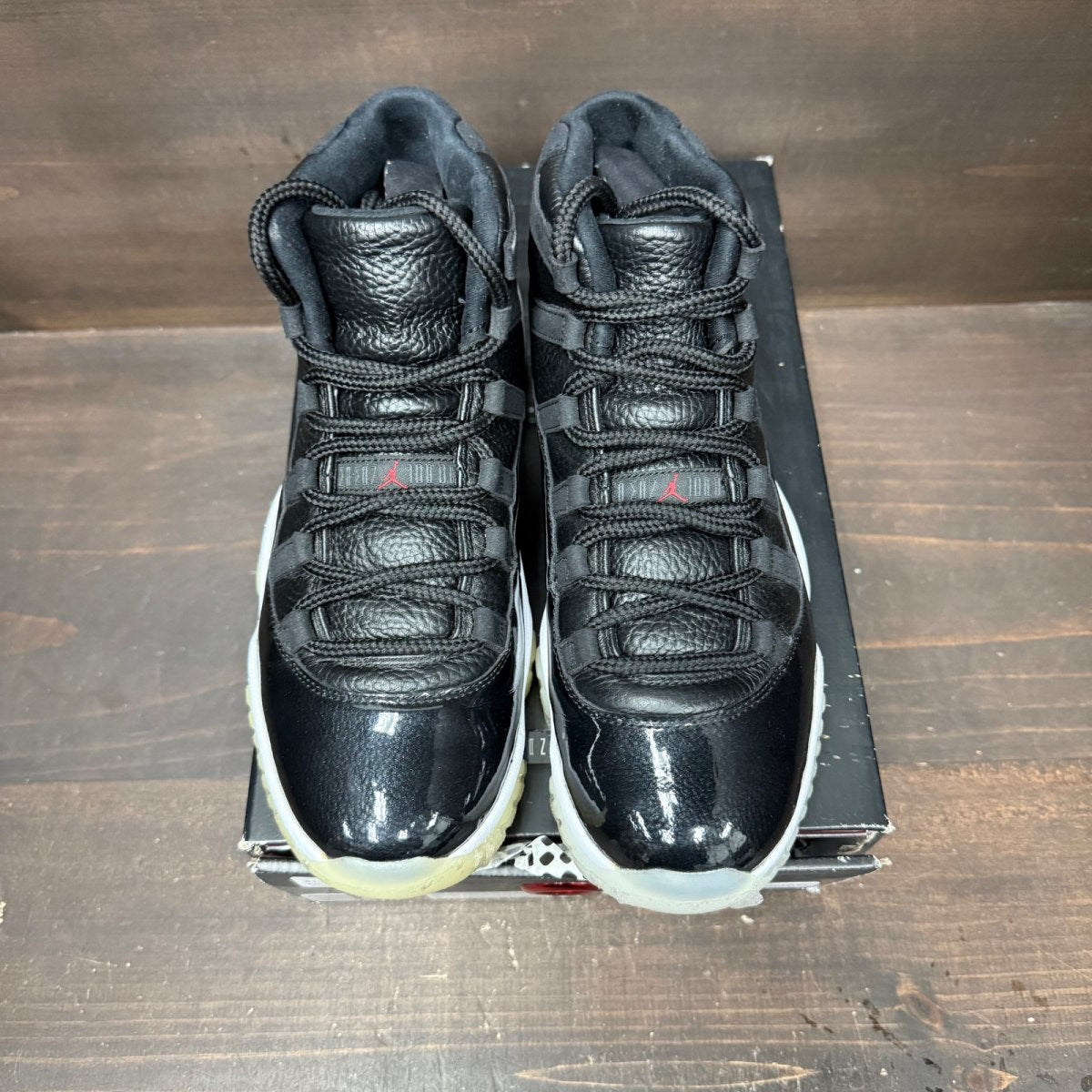 Jordan 11 Retro 72-10 Size 8 (Pre-Owned) - back
