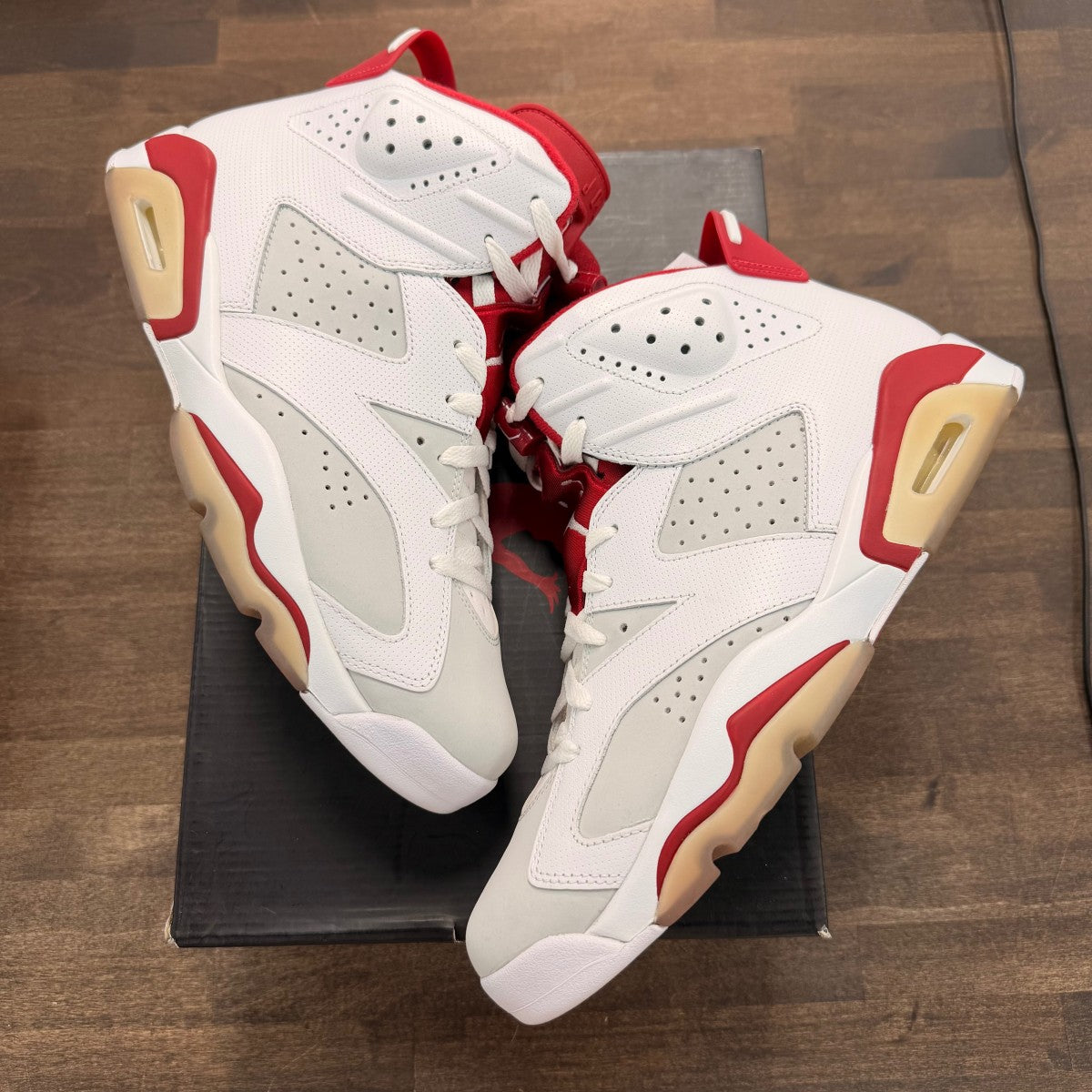 Jordan 6 Retro Alternate Hare - Image 1