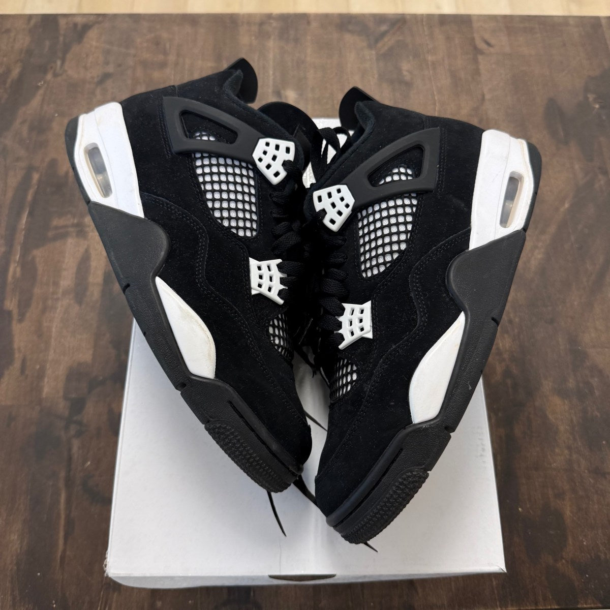 Jordan 4 Retro White Thunder - Image 1