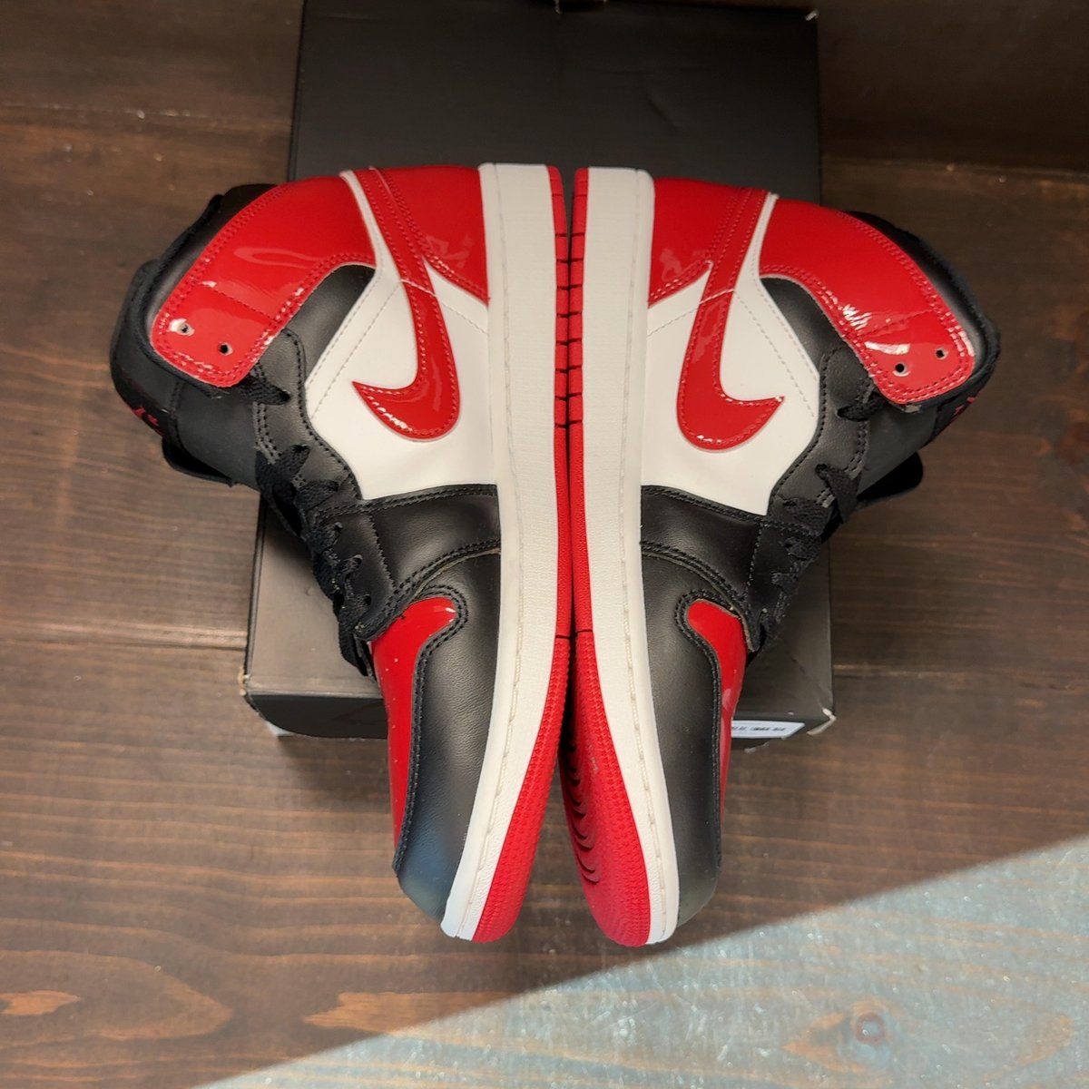 Jordan 1 Mid SE Patent Bred Toe Size 9 (Pre-Owned) - aux