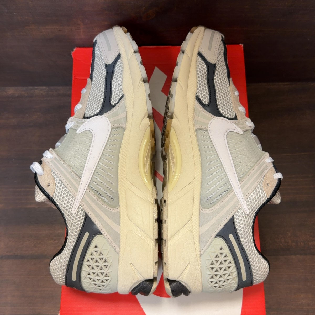 Nike Zoom Vomero 5 Supersonic Light Bone Black - Image 6