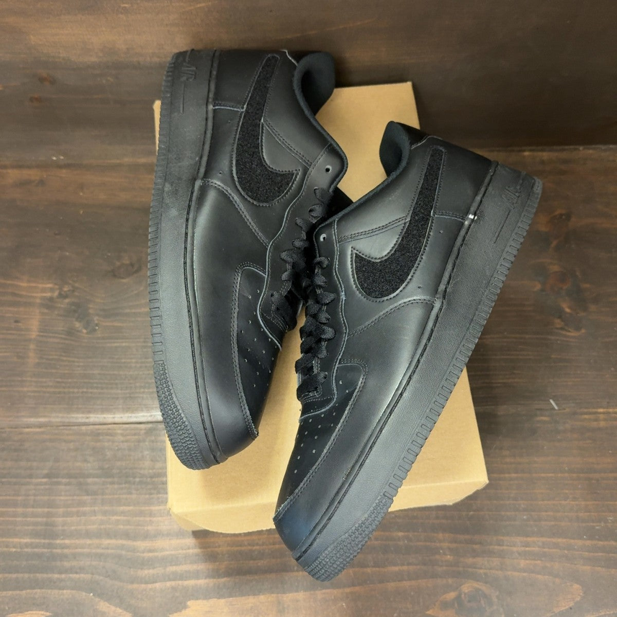 Nike Air Force 1 Black Metallic Gold Removable Swoosh Pack Size 14 (Pre-Owned) - Image 2
