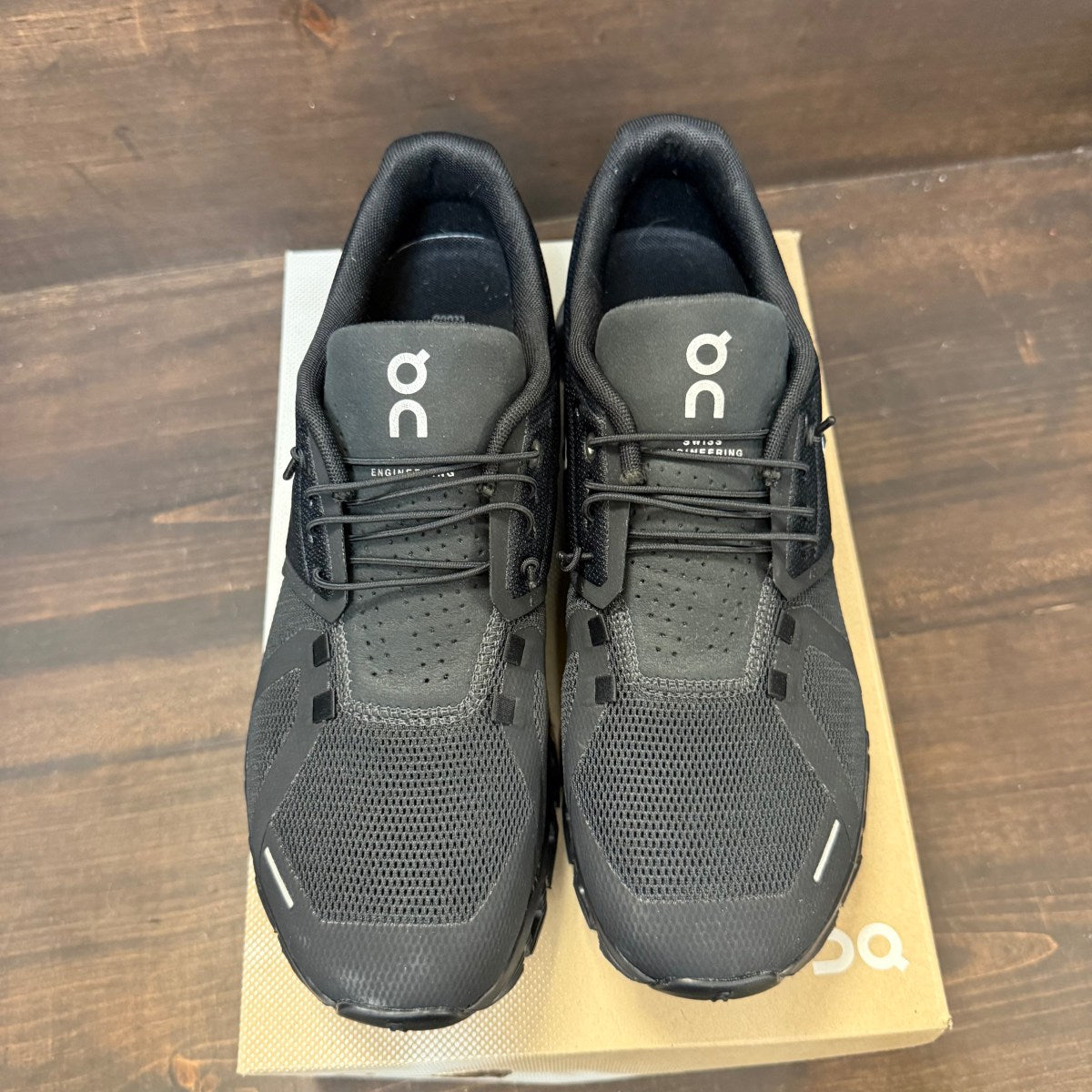 On Running Cloud 6 All Black Size 9.5 (Pre-Owned) - Image 3