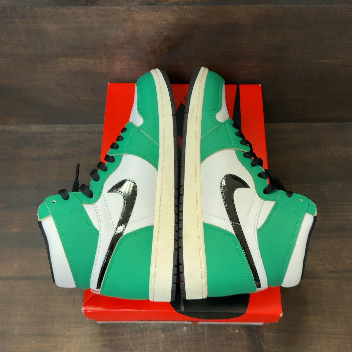 Jordan 1 Retro High Lucky Green (Women's) - Image 6