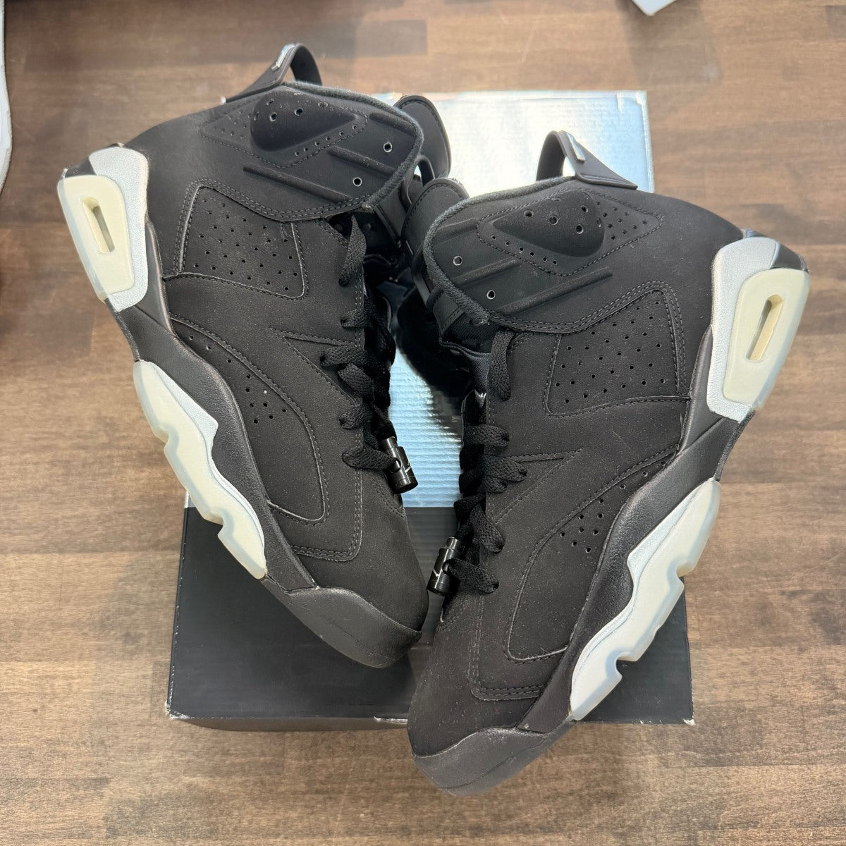 Jordan 6 Retro Chrome - Image 1