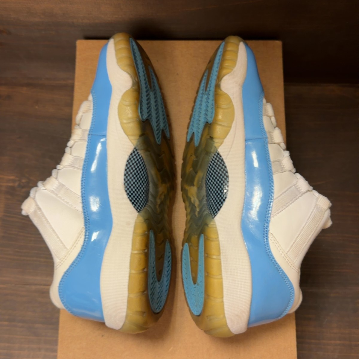 Jordan 11 Retro Low University Blue (GS) Size 7Y (Pre-Owned) - Image 5