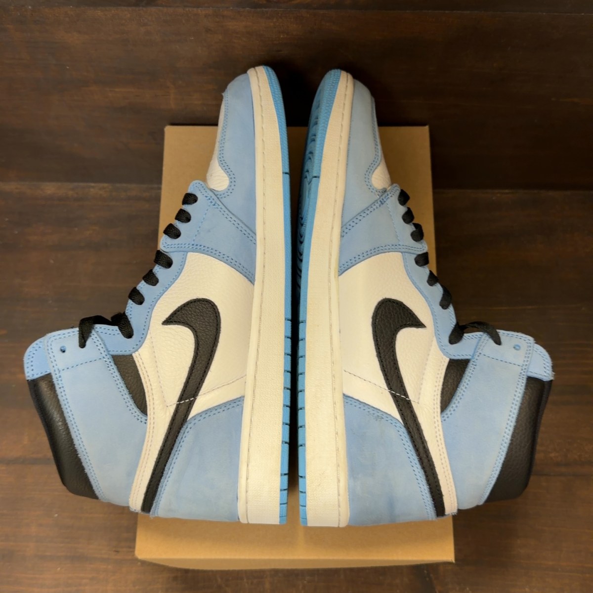 Jordan 1 Retro High OG University Blue Size 13 (Pre-Owned) - Image 5