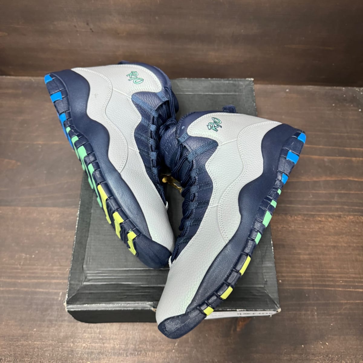 Jordan 10 Retro Rio Size 10 (Pre-Owned) - back