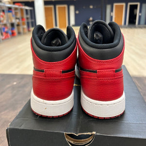 Jordan 1 Mid Banned (2020) (GS) - Image 4