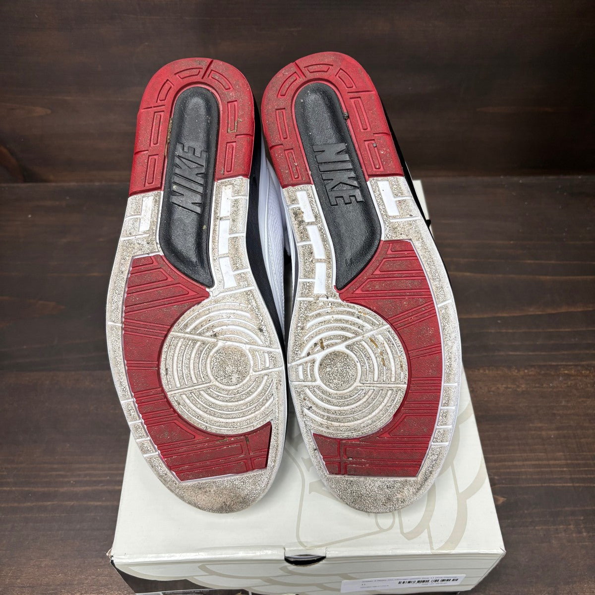 Jordan 2 Retro OG Chicago (2022) - Image 6
