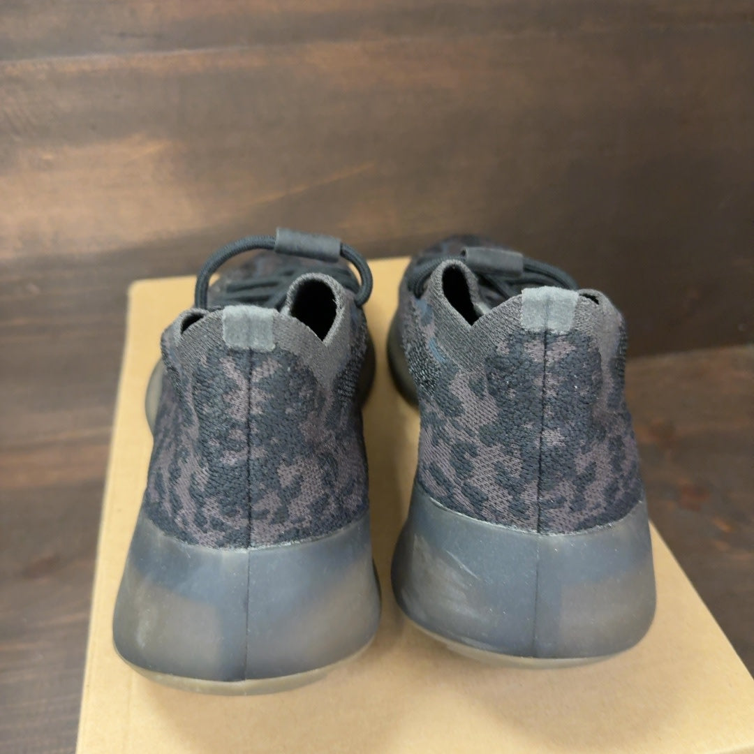 adidas Yeezy Boost 380 Onyx Size 7 (Pre-Owned) - Image 4
