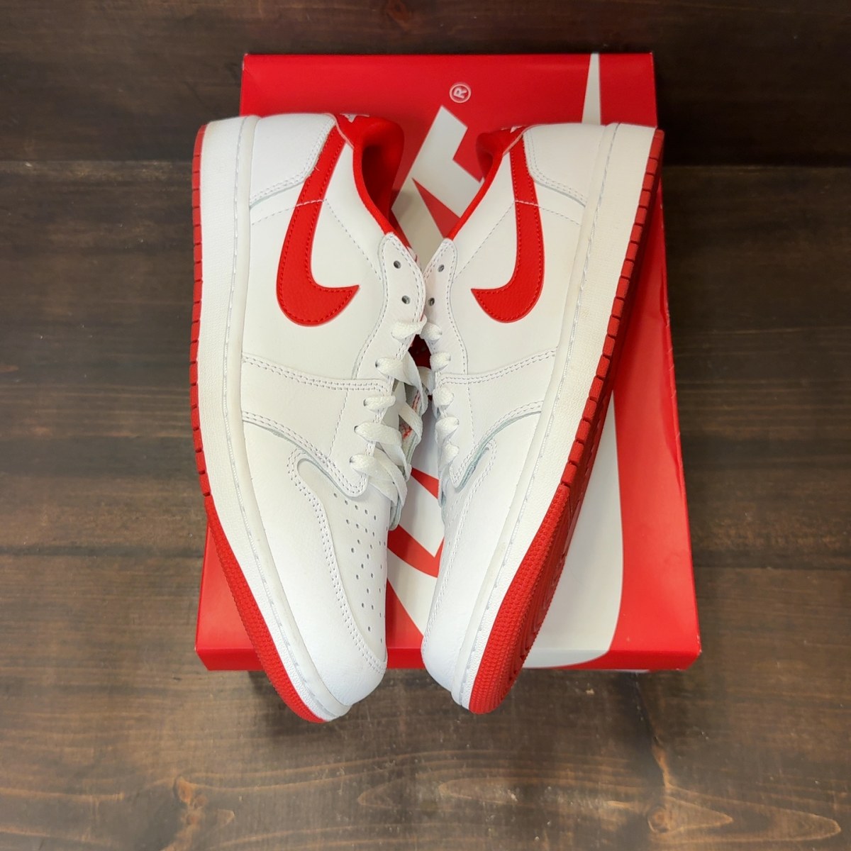 Jordan 1 Retro Low OG University Red - Image 2