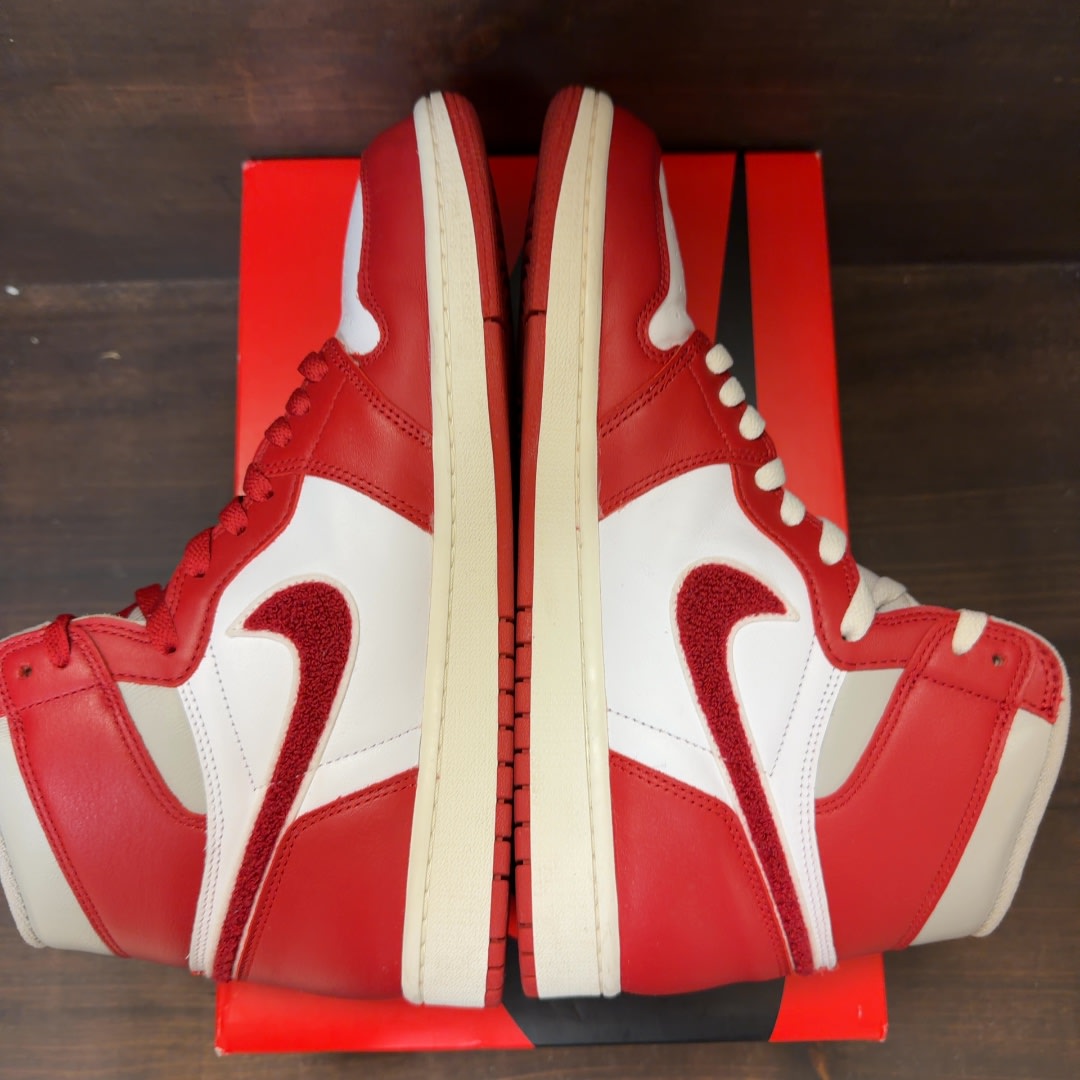 Jordan 1 Retro High OG Varsity Red (Women's) - Image 5