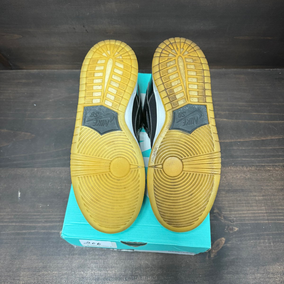 Nike SB Dunk Low 420 Intergalactic - Image 6