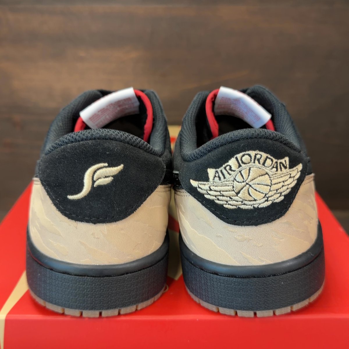 Jordan 1 Retro Low OG SP SoleFly Size 9 (Pre-Owned) - aux