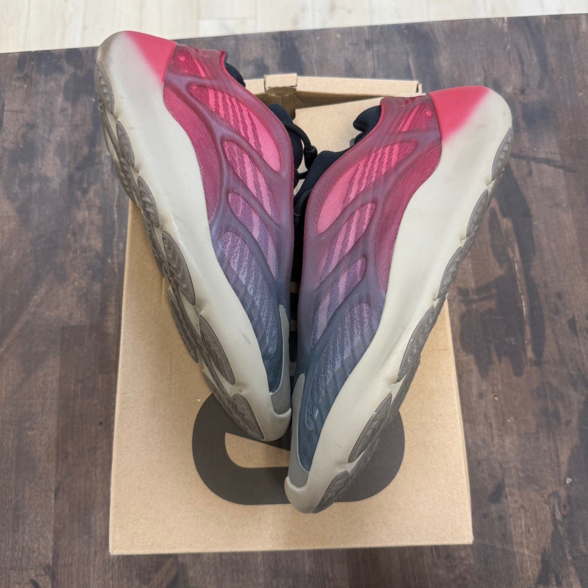 adidas Yeezy 700 V3 Fade Carbon Size 13 (Pre-Owned) - Image 1