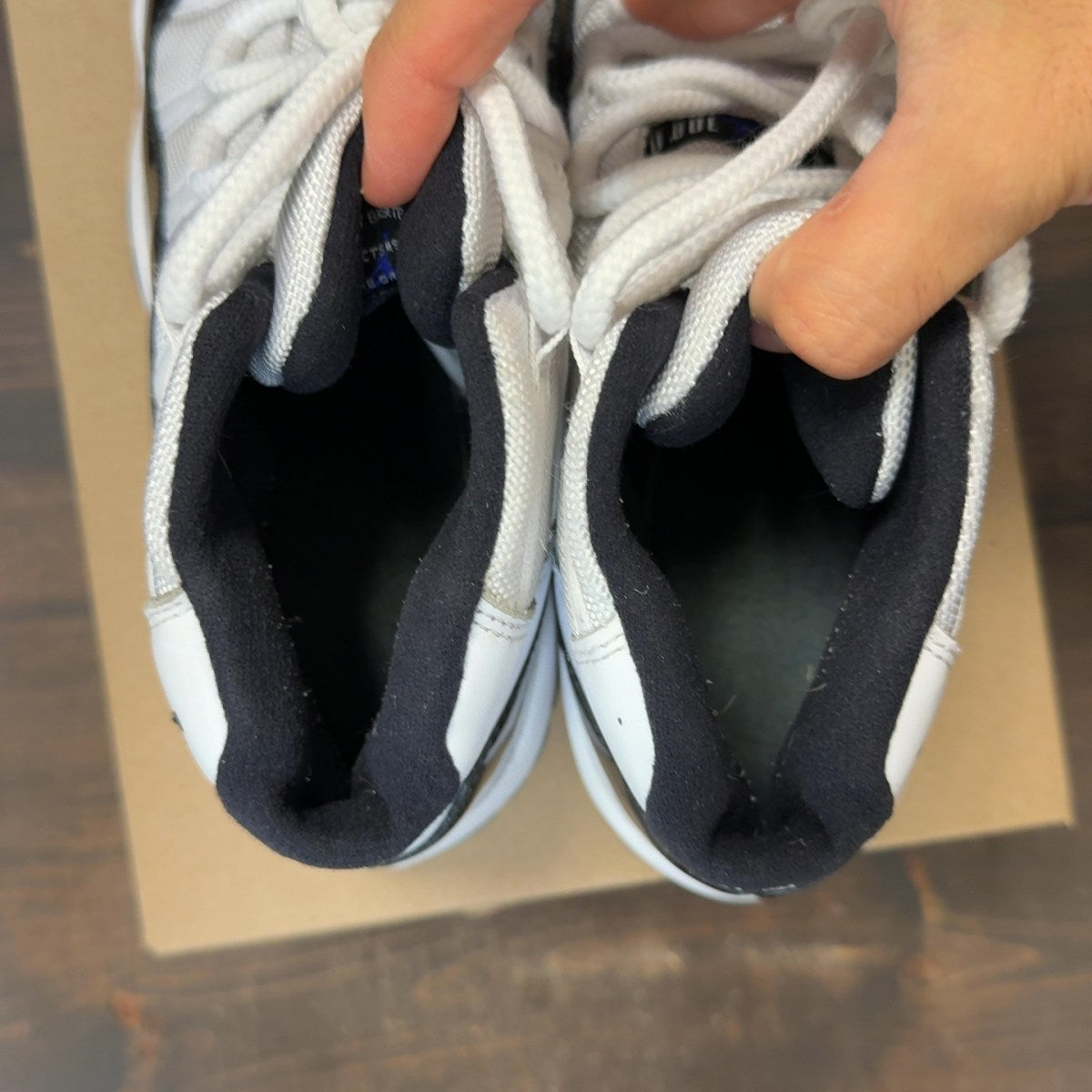 Jordan 11 Retro Concord (2018) (GS) Size 6Y (Pre-Owned) - Image 5