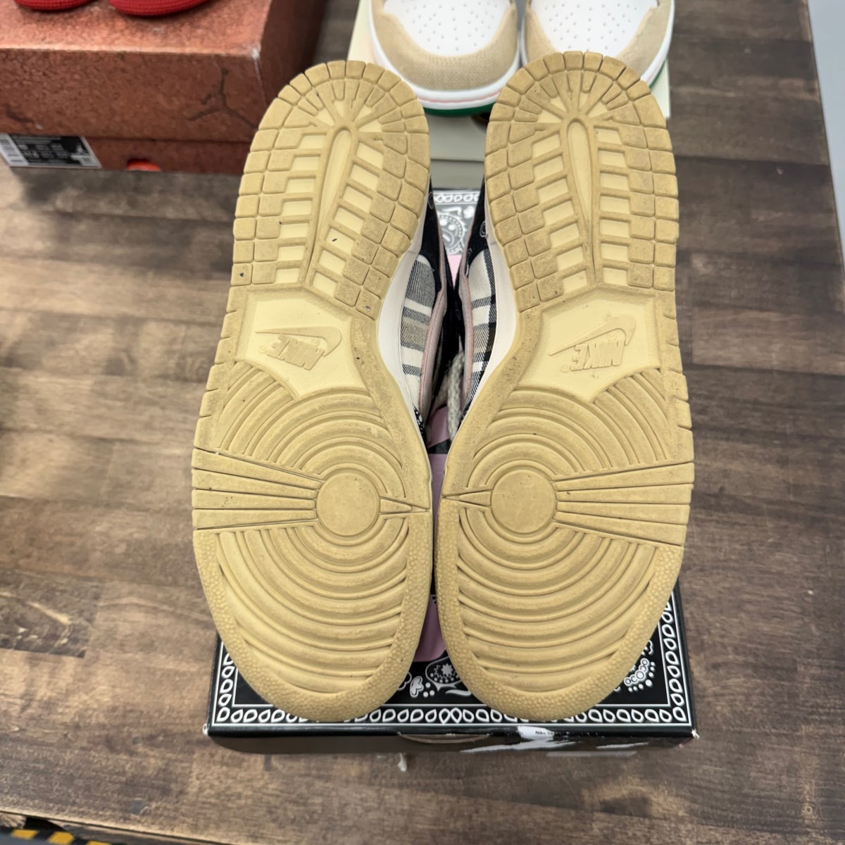 Nike SB Dunk Low Travis Scott (Special Box) Size 10.5 (Pre-Owned) - Image 5