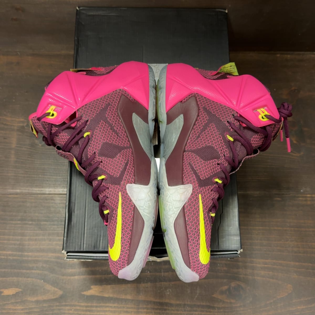 Nike LeBron 12 Double Helix Size 9 (Pre-Owned) - aux