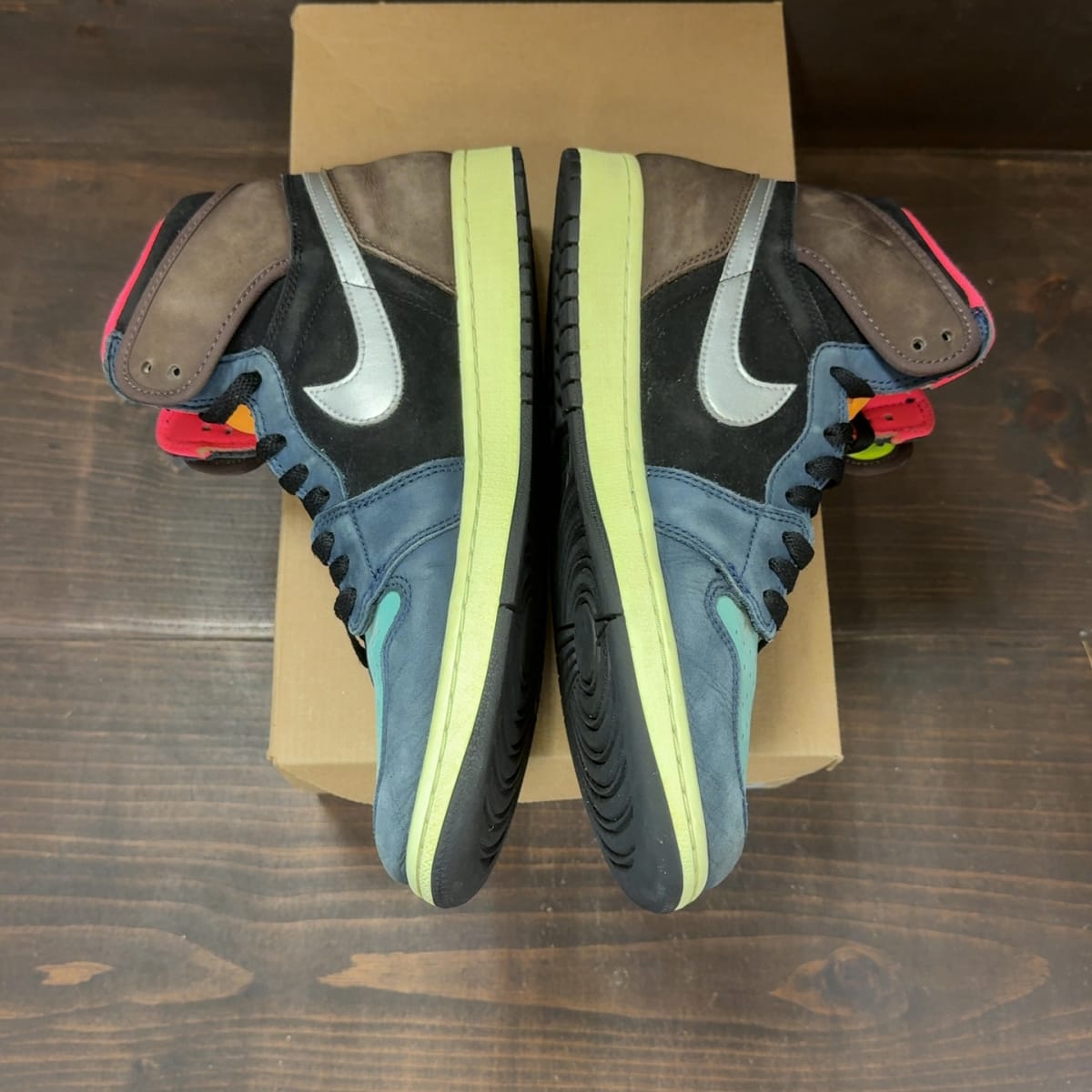 Jordan 1 Retro High Tokyo Bio Hack Size 11 (Pre-Owned) - aux