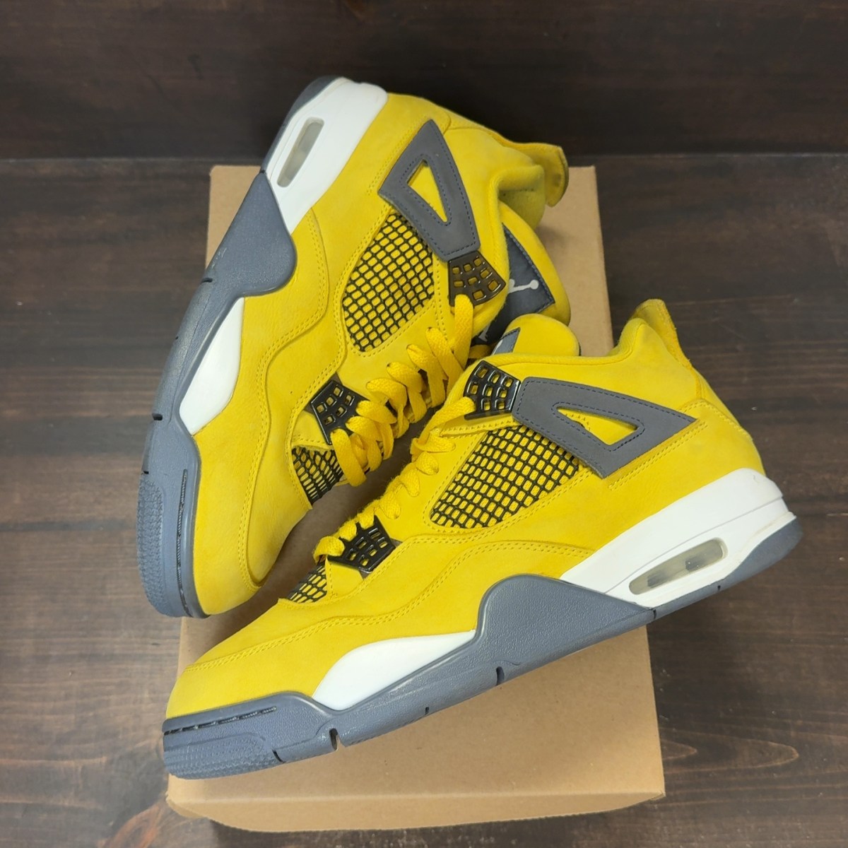 Jordan 4 Retro Lightning (2021) Size 10 (Pre-Owned) - Image 2