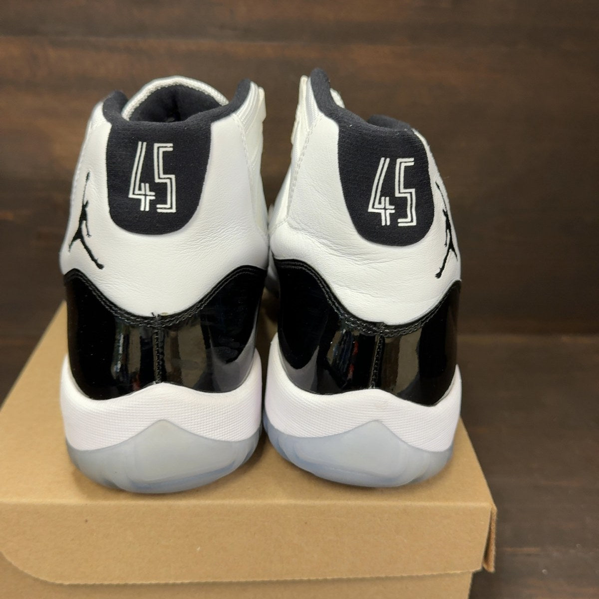 Jordan 11 Retro Concord (2018) Size 10.5 (Pre-Owned) - Image 5