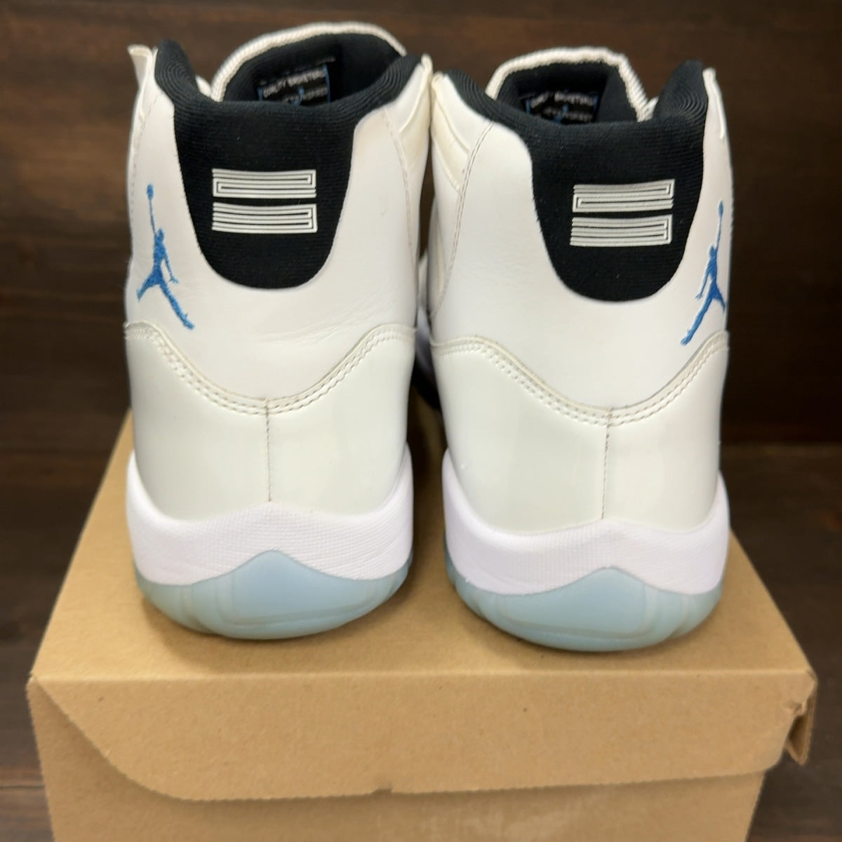 Jordan 11 Retro Legend Blue (2024) Size 11 (Pre-Owned) - Image 5