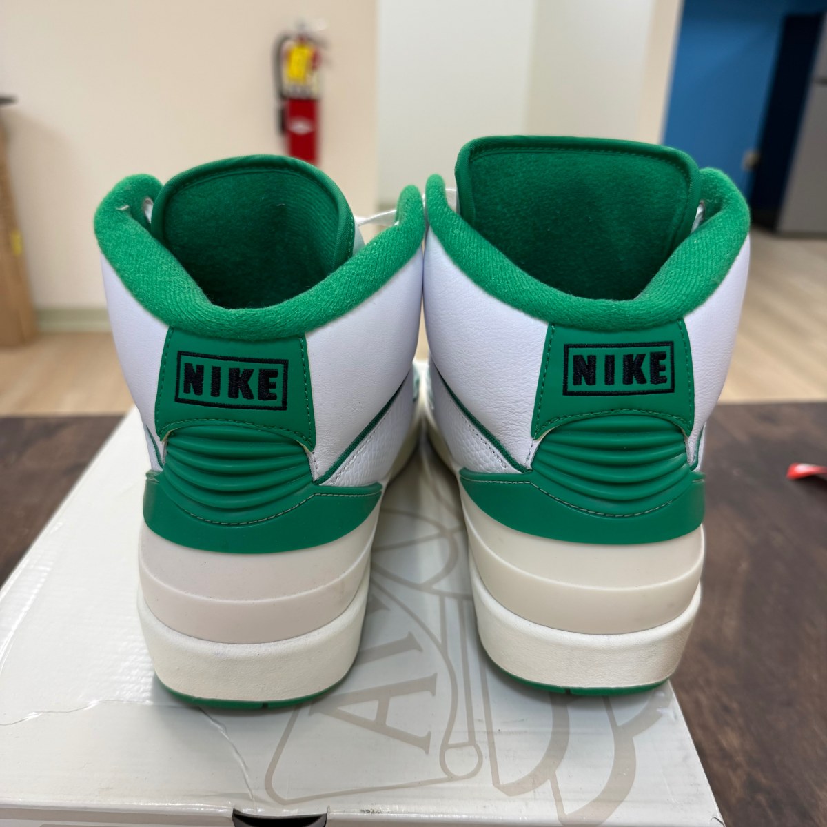 Jordan 2 Retro Lucky Green - Image 2