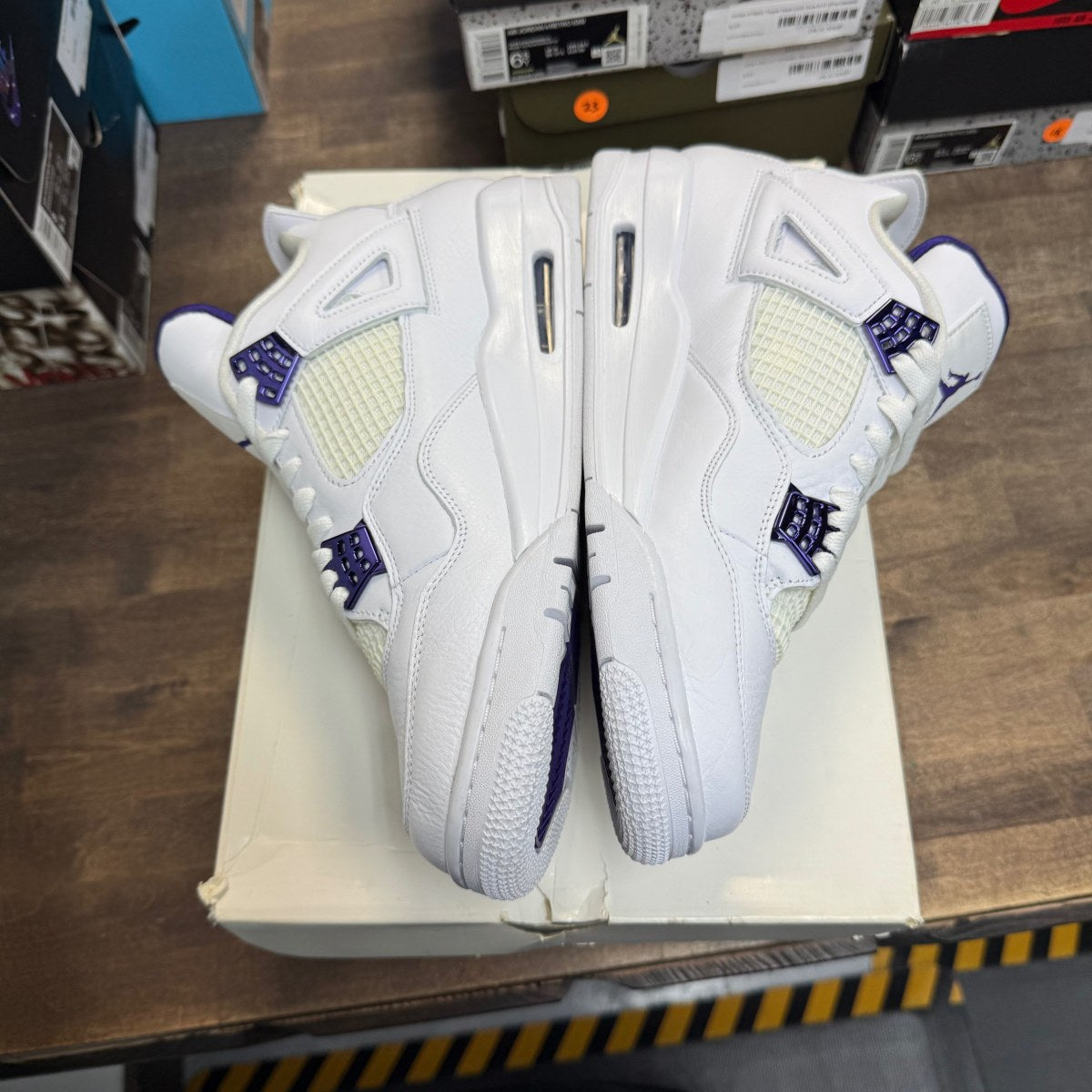 Jordan 4 Retro Metallic Purple Size 11.5 (Pre-Owned) - Image 3