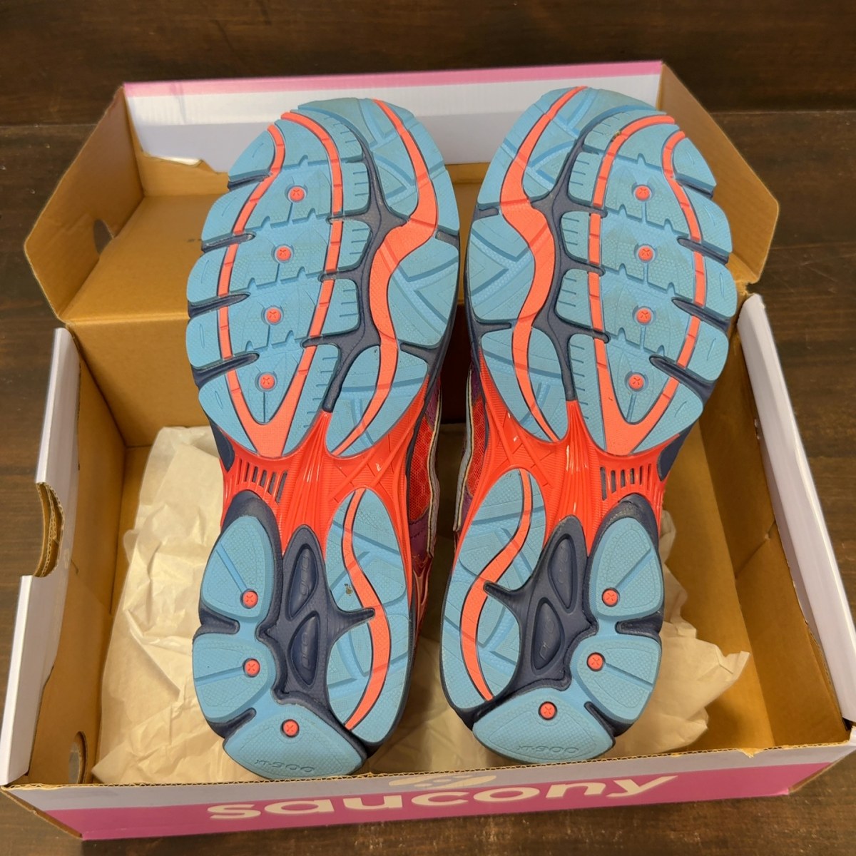 Saucony ProGrid Omni 9 Jae Tips To Do List Pink - Image 8