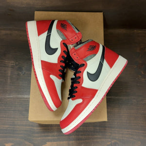 Jordan 1 Retro High OG Chicago Lost and Found (GS) Size 7Y (Pre-Owned) - Image 2