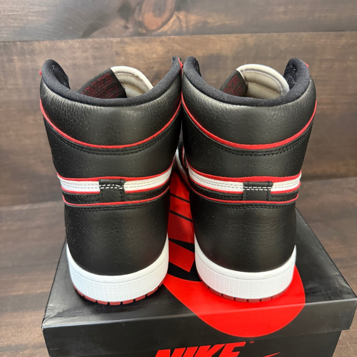 Jordan 1 Retro High Bloodline - Image 3