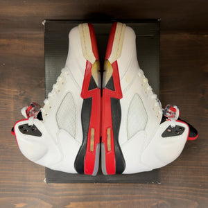Jordan 5 Retro Fire Red Black Tongue (2013) Size 8 (Pre-Owned) - Image 5
