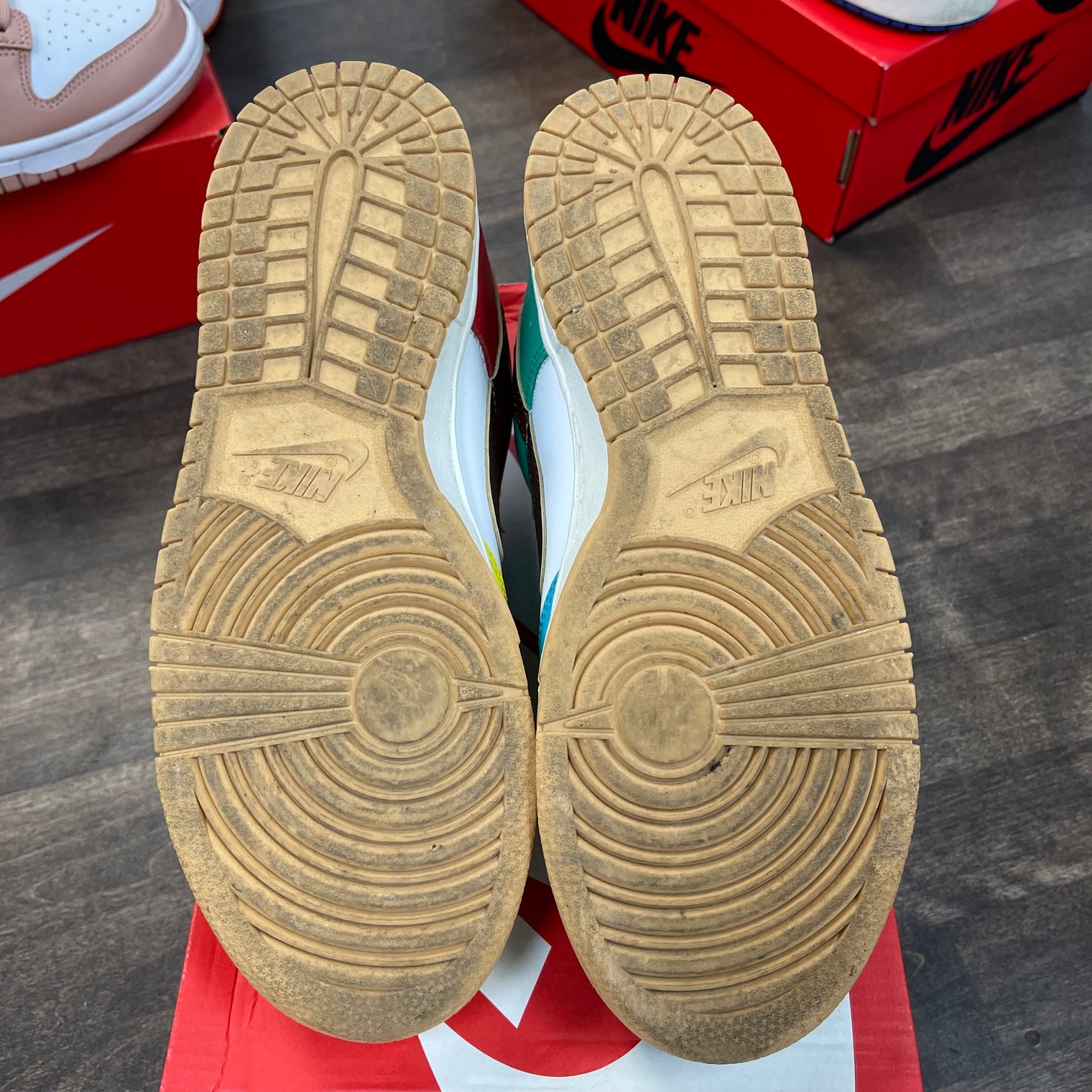 Free 99 White Dunk Low (USED)