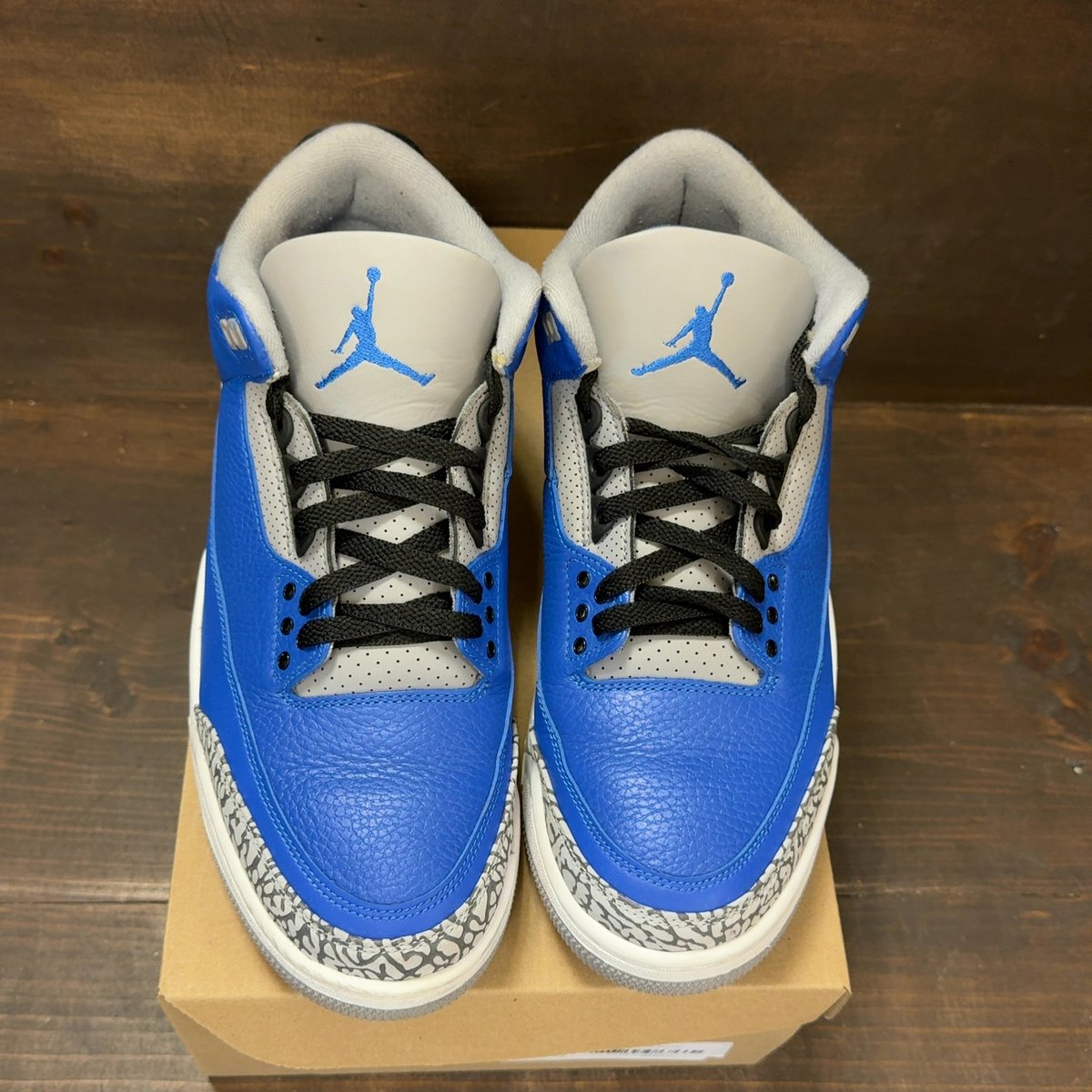 Jordan 3 Retro Varsity Royal Cement Size 11 (Pre-Owned) - tag