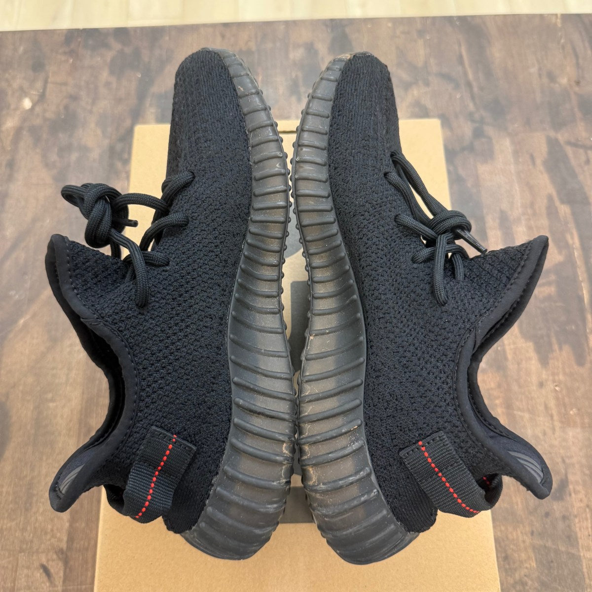 adidas Yeezy Boost 350 V2 Black Red Size 9 (Pre-Owned) - Image 5