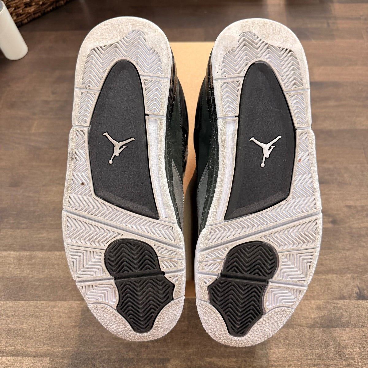 Jordan 4 Retro Fear (2024) Size 10.5 (Pre-Owned) - Image 5