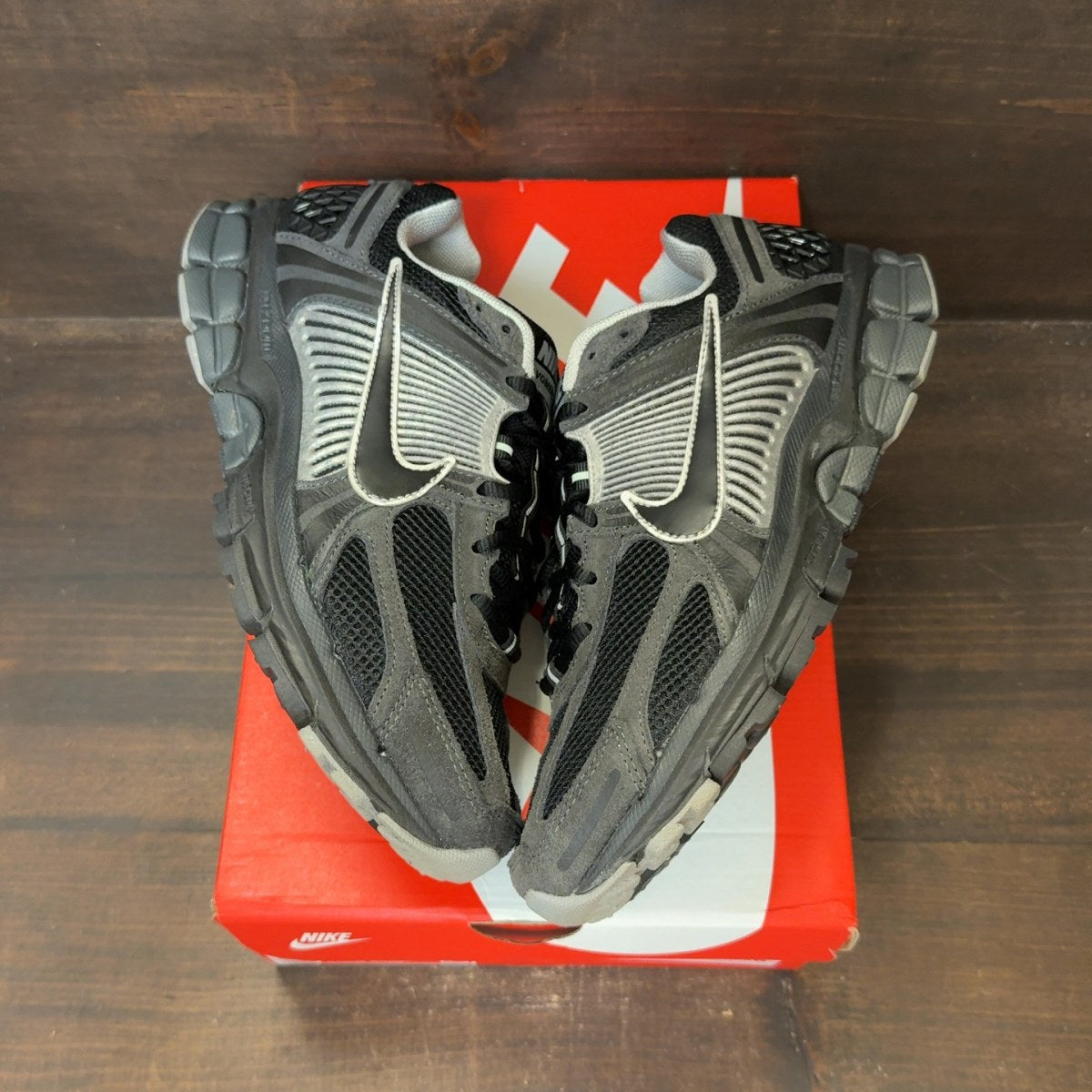 Nike Zoom Vomero 5 Anthracite Flat Silver - Image 2