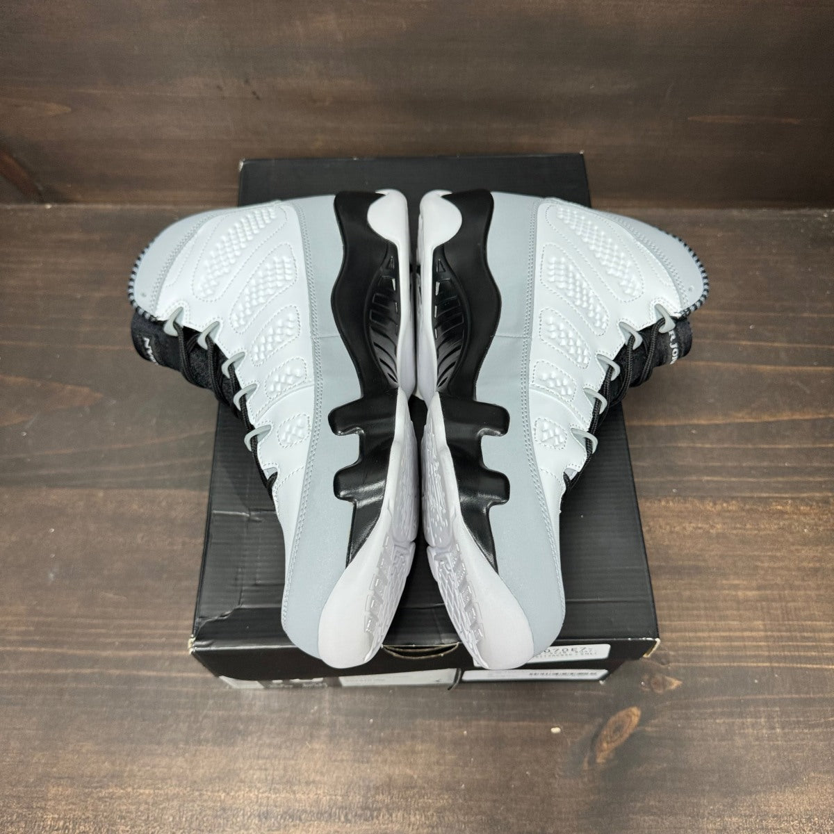 Jordan 9 Retro Barons Size 10 - Image 4
