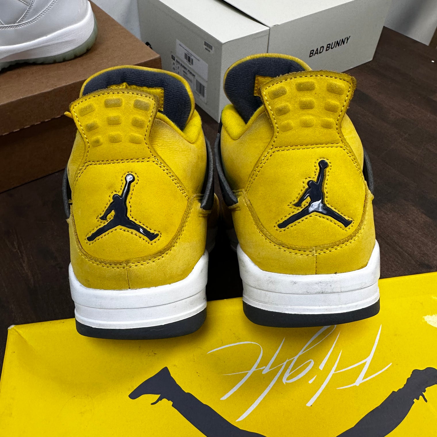Lightning Jordan 4 (USED)