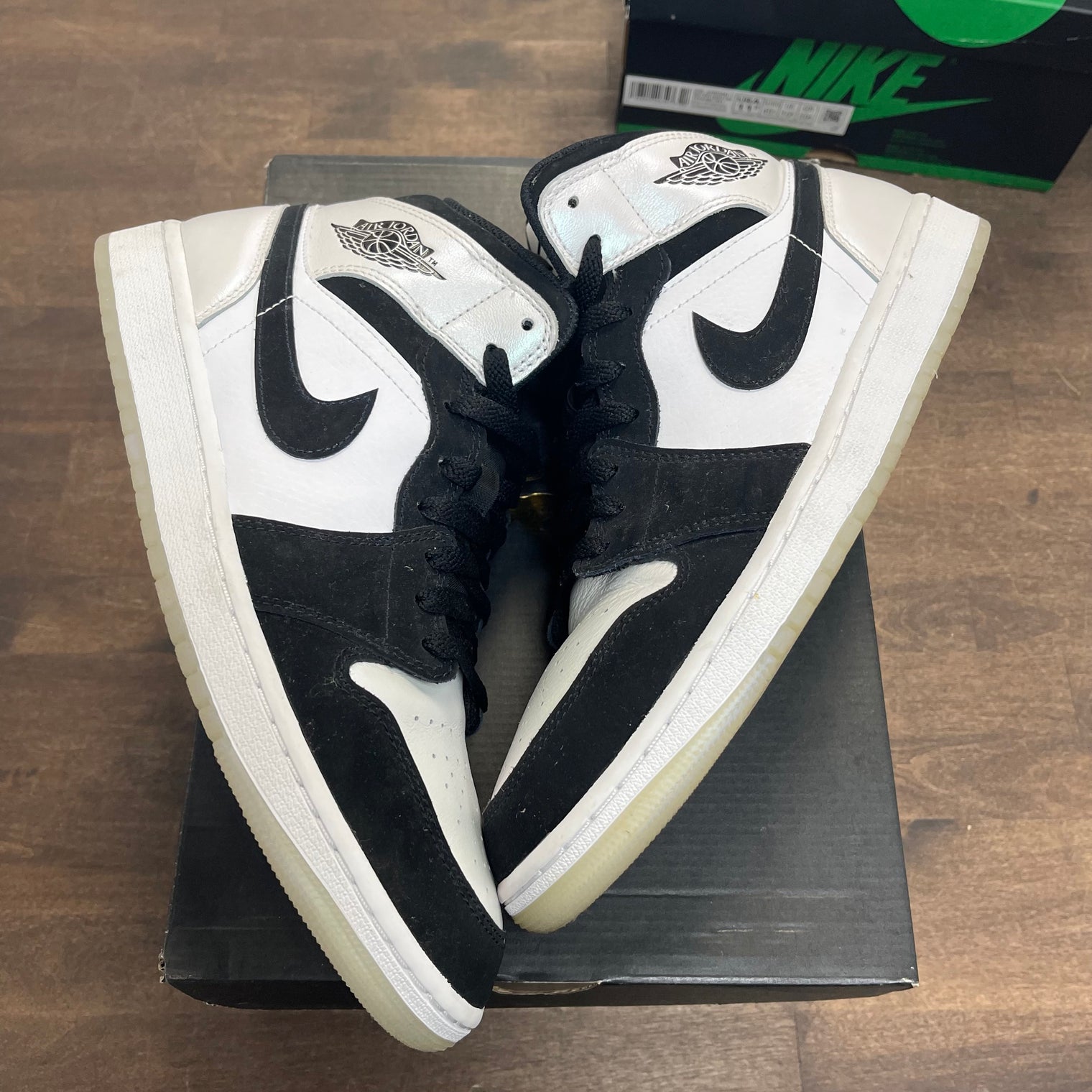 Diamond Short Jordan 1 Mid (USED)