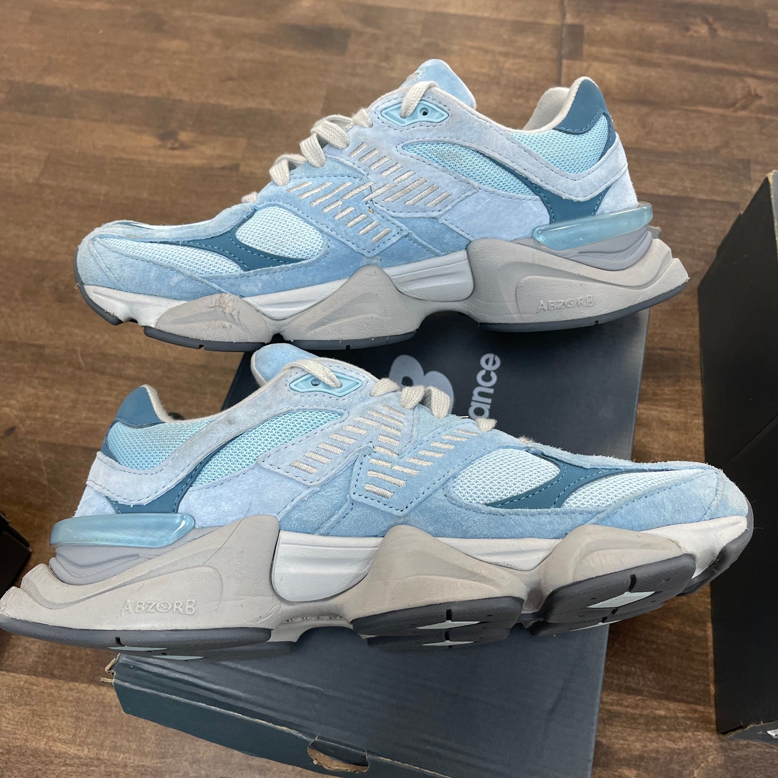 Chrome Blue New Balance 9060 (USED)