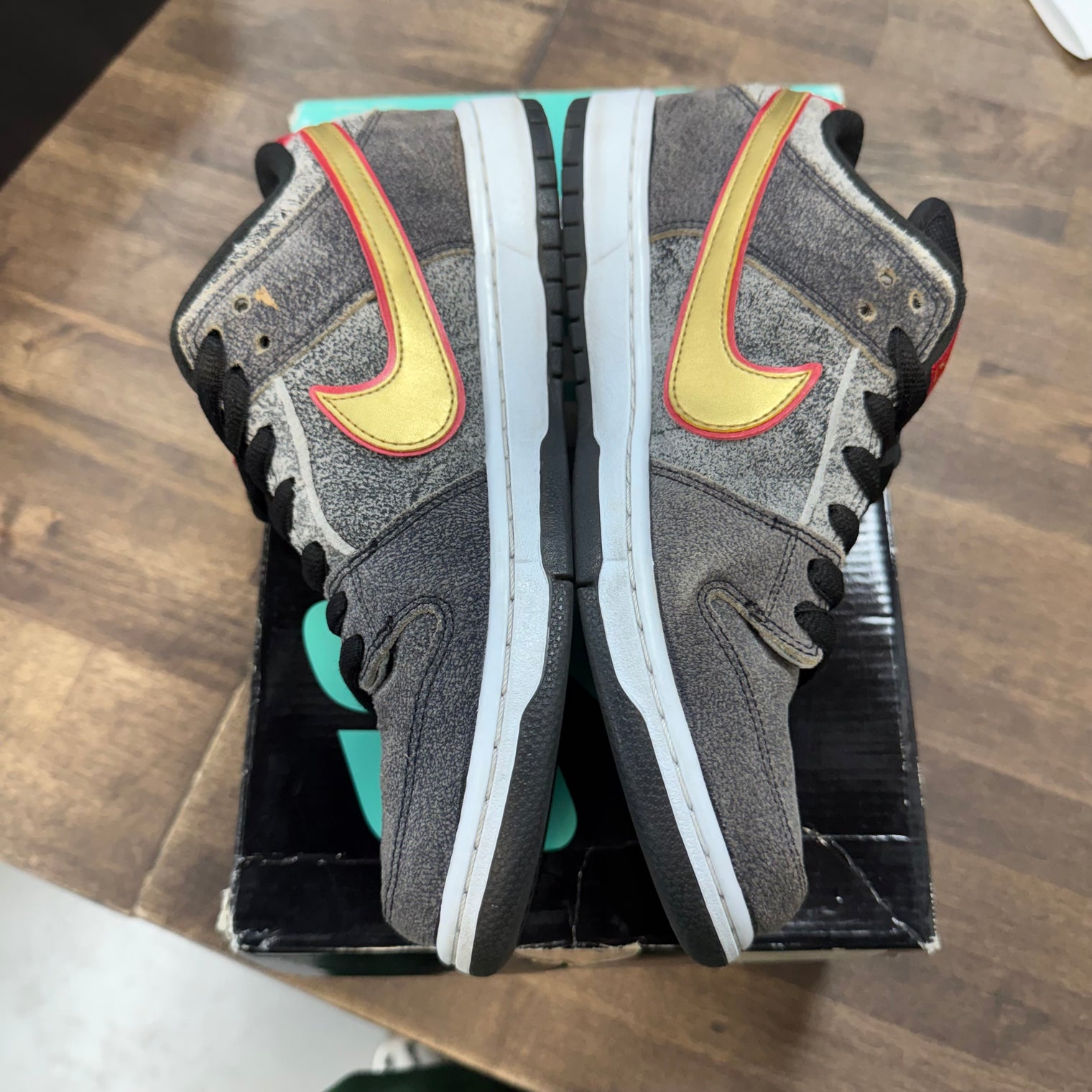 Beijing Metallic Gold SB Dunk Low (USED)