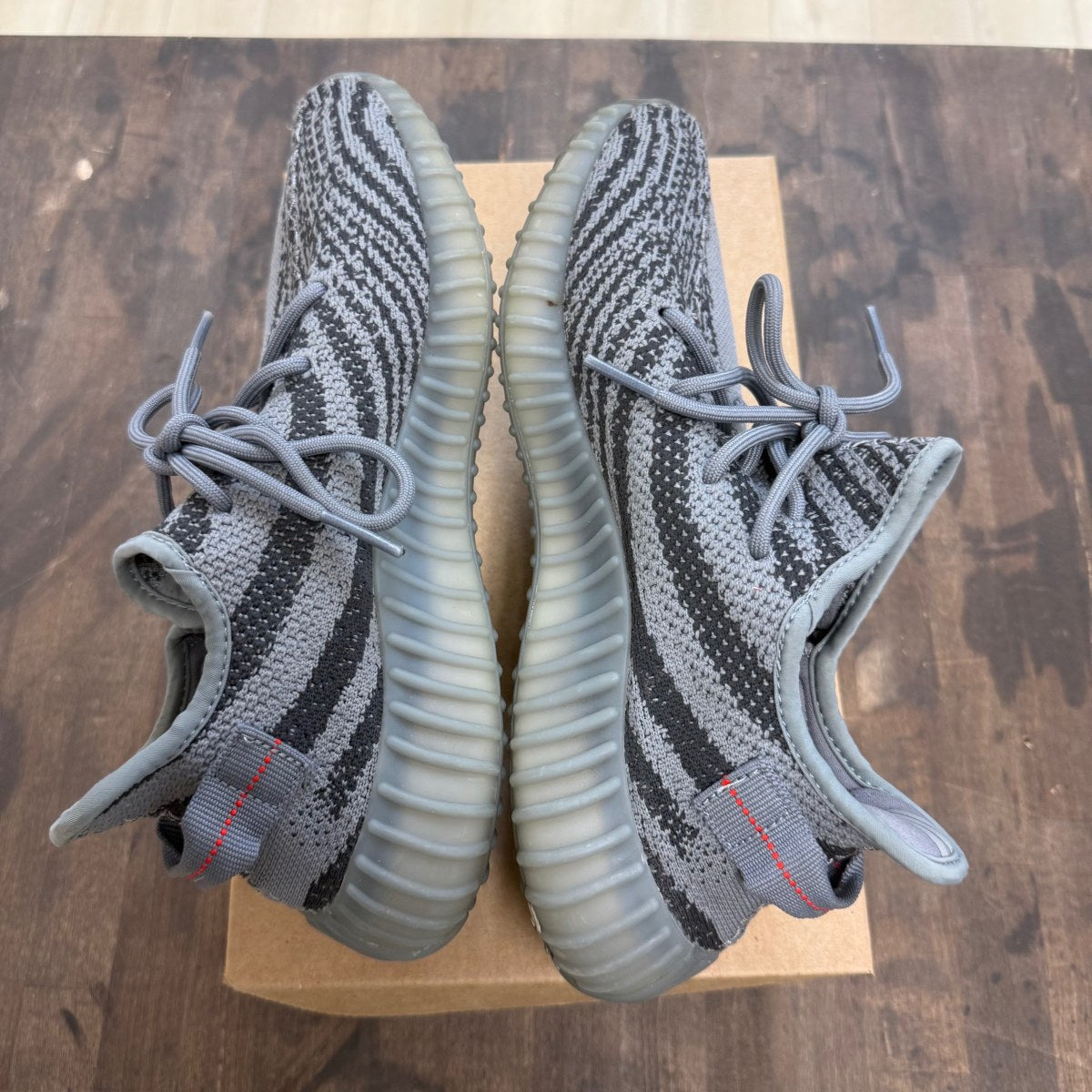 adidas Yeezy Boost 350 V2 Beluga 2.0 Size 9.5 (Pre-Owned) - Image 4