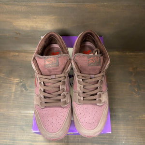 Nike SB Dunk Low City of Love Burgundy Crush Size 12 (Pre-Owned)