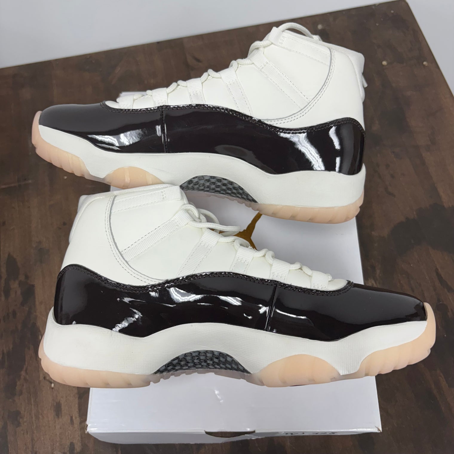Neapolitan Jordan 11 (W) (USED)